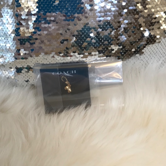 NWT Coach Gold Tone Limited Edition Roller Skate Charm Still In Packaging - Picture 12 of 12